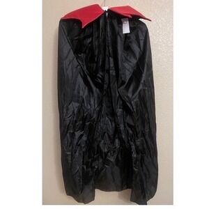 NWT‎ Claire's Kids Boys Girls Cape w/Collar Vampire Dracula Halloween Costume